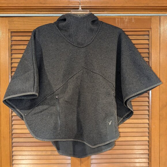 INDYEVA Satu Poncho Fleece Polartec Pullover Snap Shawl Size Small Dark Gray - Picture 3 of 13